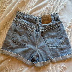 vintage 1990s levis light wash jean shorts